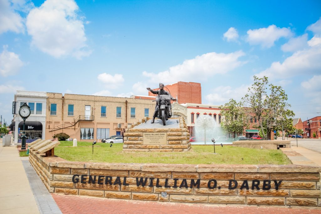 Downtown Fort Smith Cisterna Park - William Darby